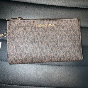 Michael Kors Adele Logo Smartphone Wallet